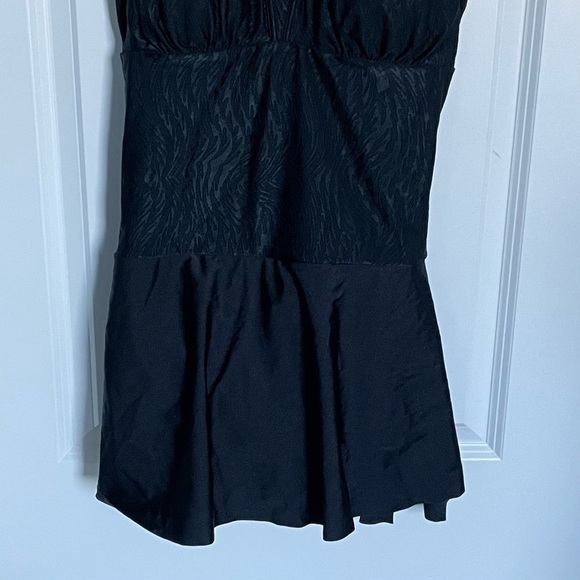 New! Leonisa Slimming Multi-way Skirt One-Piece Swimsuit - 35154 - Picture 6 of 12